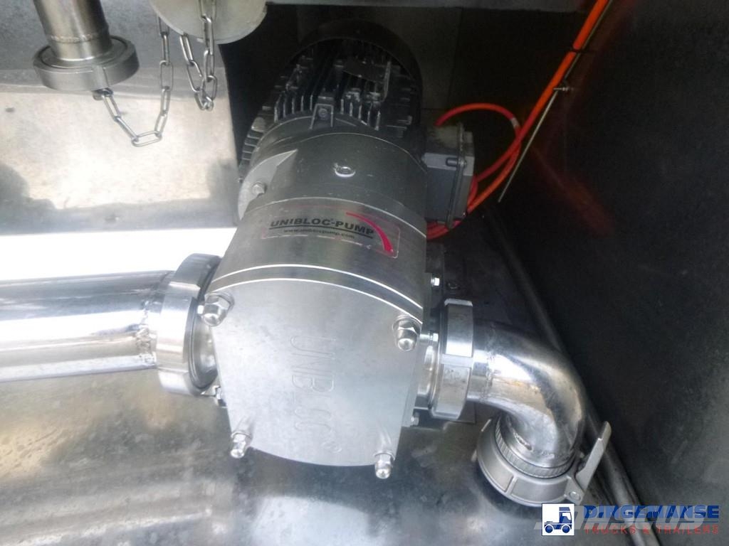 LAG Food tank inox 32m3 / 3 comp + pump + steam heatin 油罐半挂车