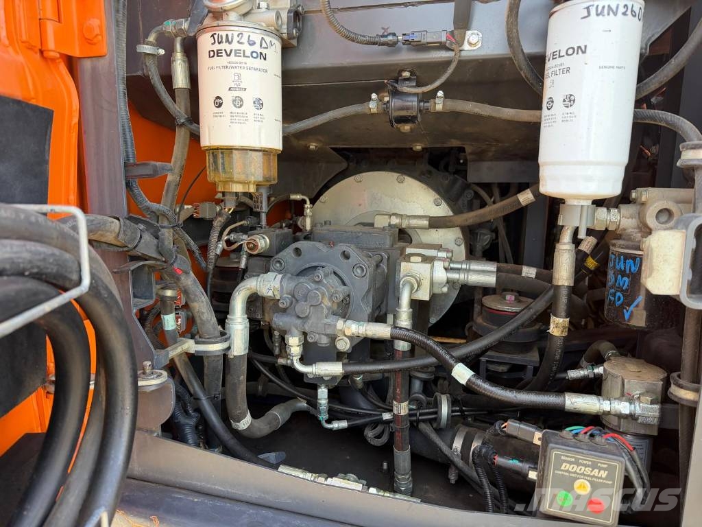 Doosan DX 140 LC Excavadoras de cadenas