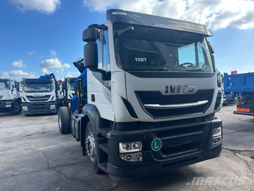 Iveco Stralis 190 S42 クレーントラック、ユニック車