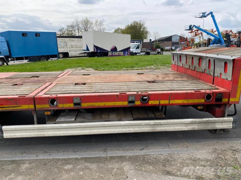 Kässbohrer LOWBED Lowbed LB3E Low loader-semi-trailers