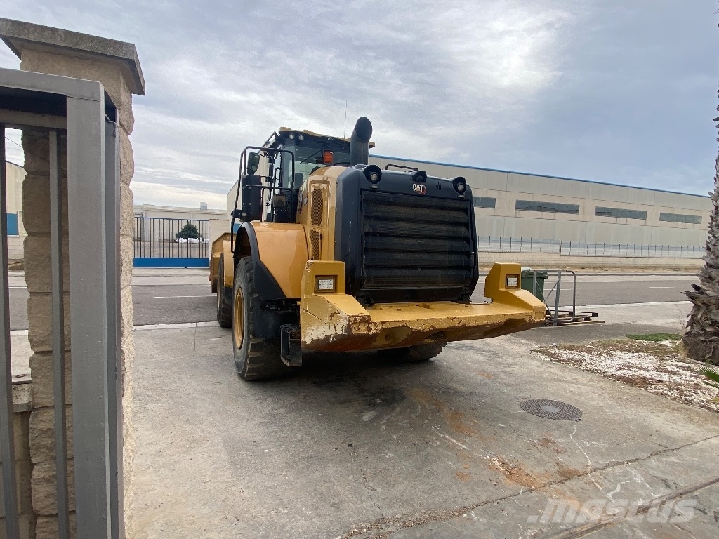 CAT 972 M Колесни товарачи