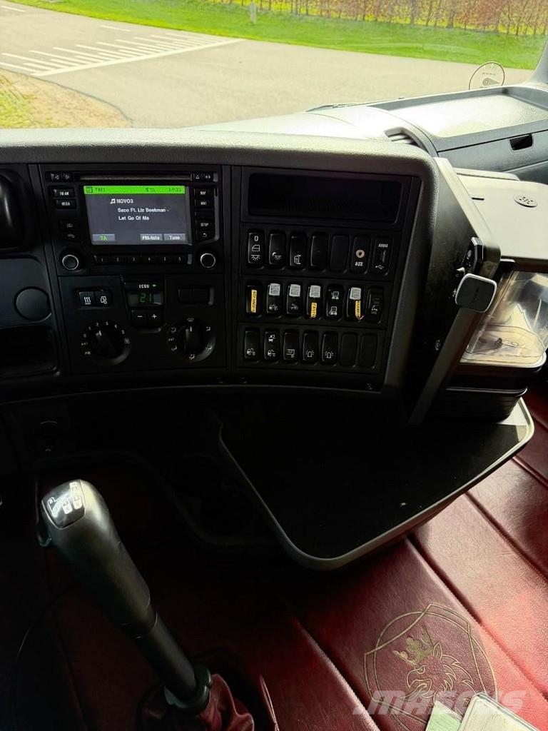 Scania R580 V8 8x4 !!TRIPLE HIAB 24 TM CRANE!!CONTAINERSY Camiones elevadores de gancho