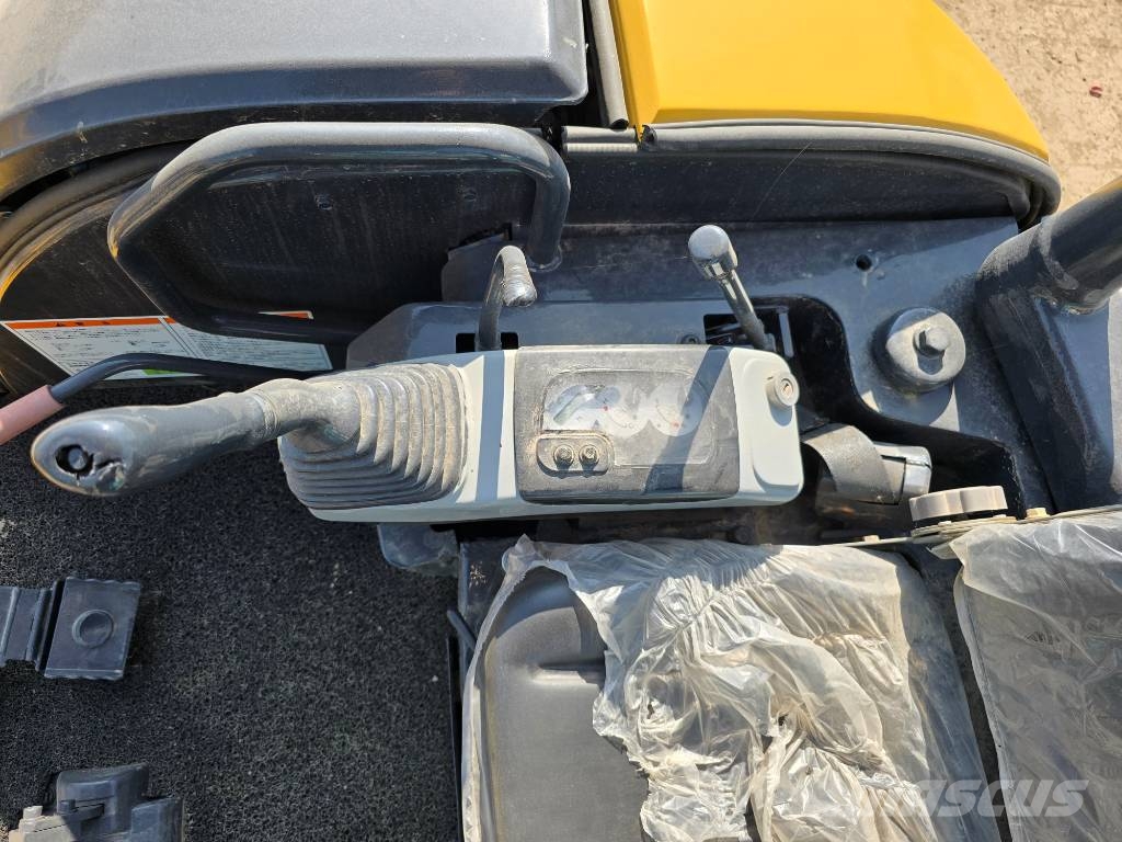 Komatsu PC30 Mini bageri < 7t