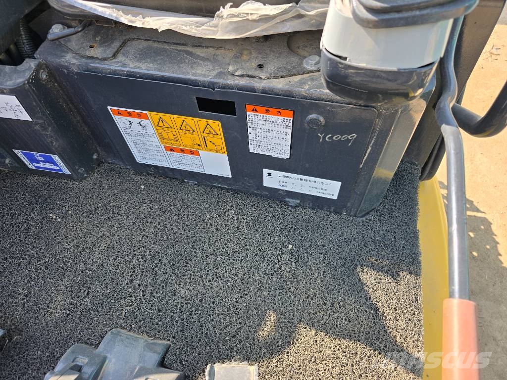 Komatsu PC30 Mini bageri < 7t