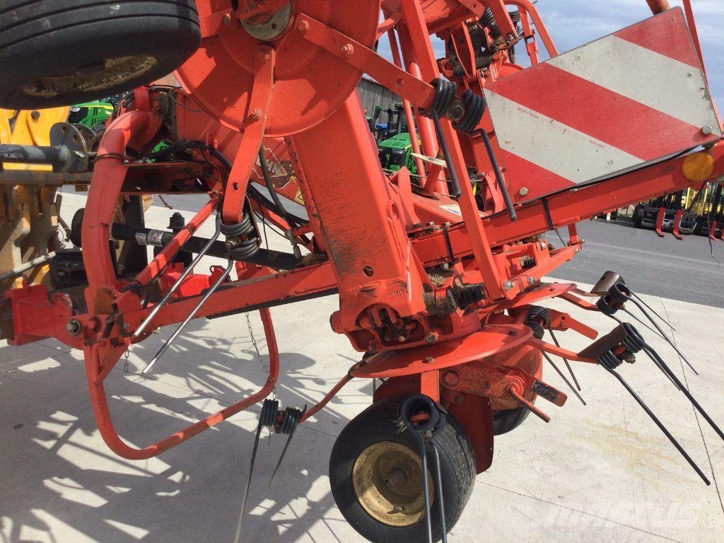 Kuhn 7702 Rakes and tedders