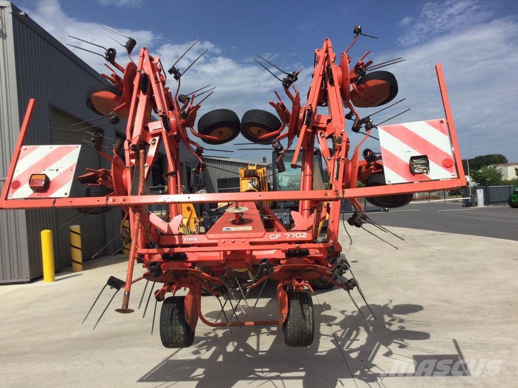 Kuhn 7702 Okretači i sakupljači sijena