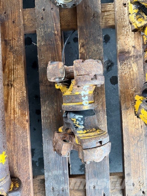 Bell B 25 COMPLET DRIVE SHAFT Ašys