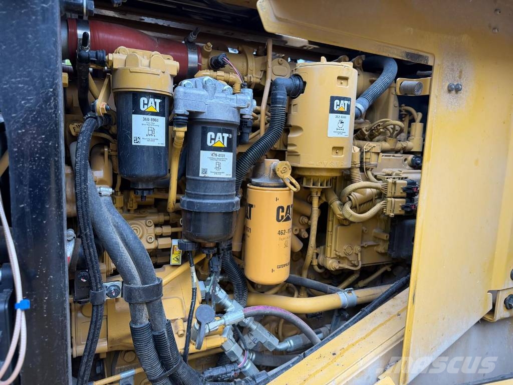 CAT 962 Iekrāvēji uz riteņiem
