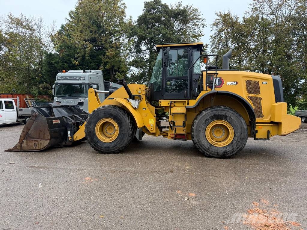 CAT 962 Iekrāvēji uz riteņiem