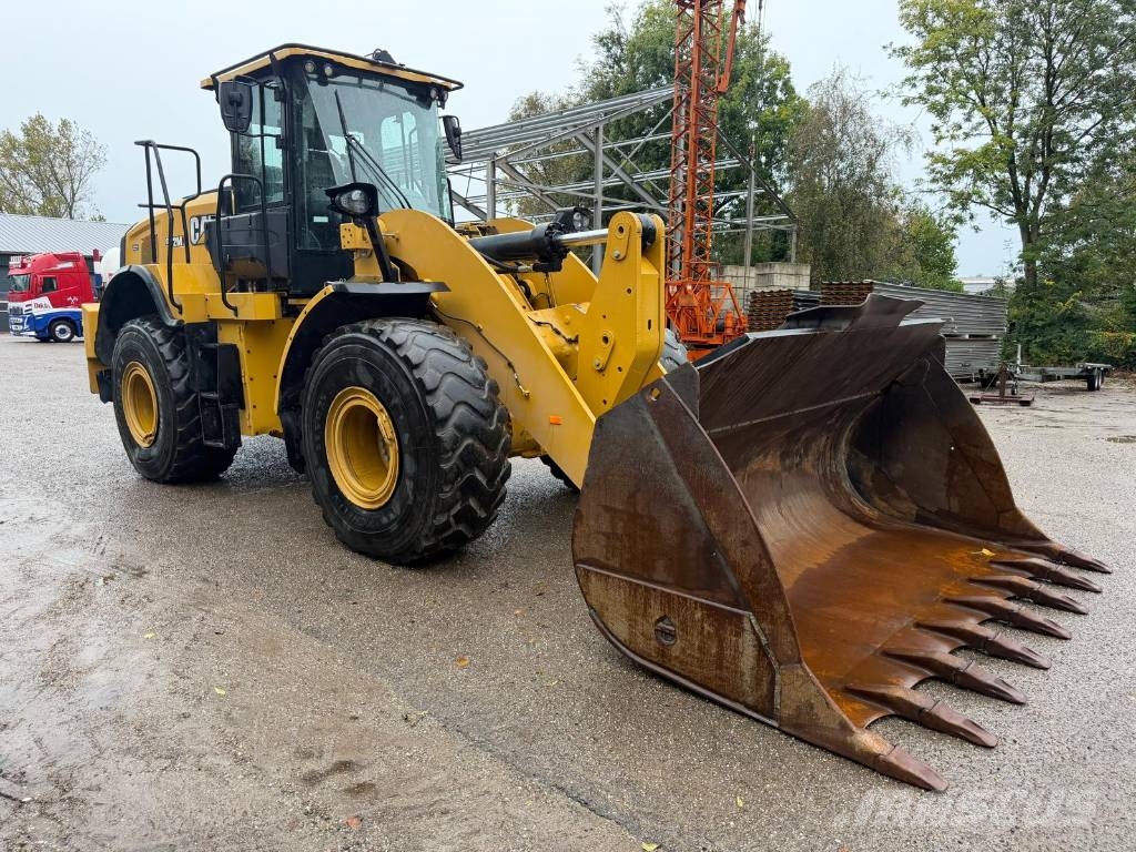 CAT 962 Iekrāvēji uz riteņiem