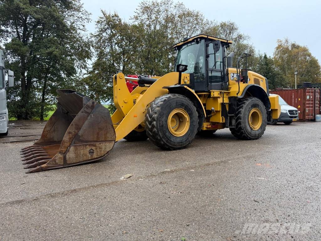 CAT 962 Iekrāvēji uz riteņiem