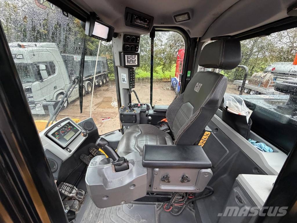 CAT 962 Iekrāvēji uz riteņiem