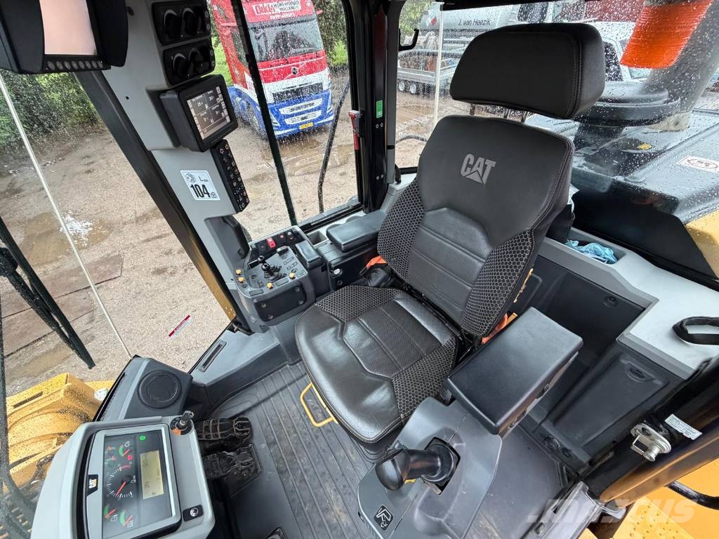 CAT 962 Iekrāvēji uz riteņiem