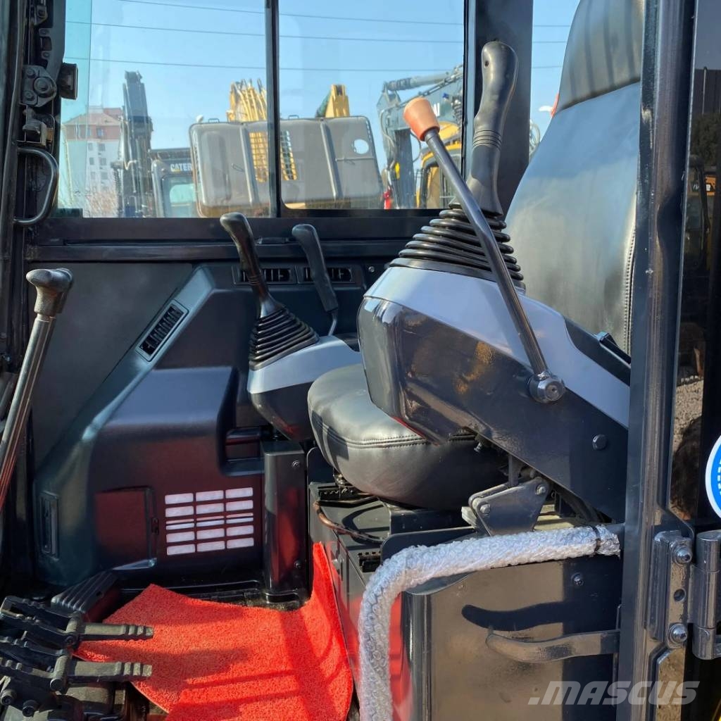 Komatsu PC56 Lánctalpas kotrók