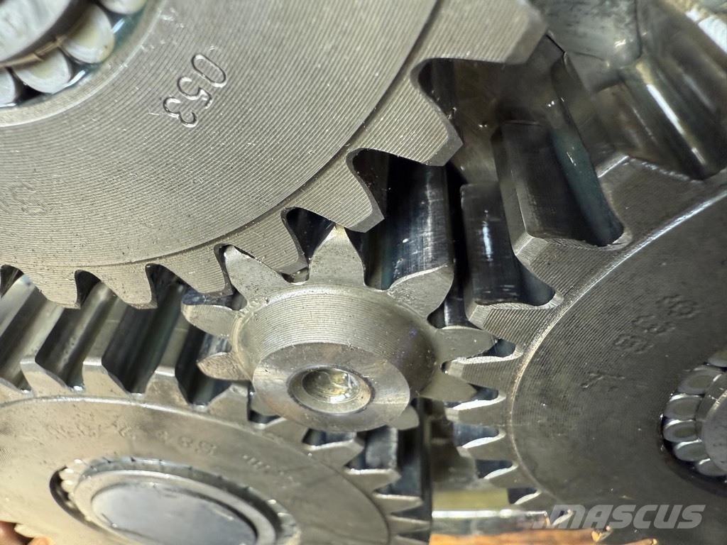 Sennebogen S 613 USED FINAL DRIVE Crane spares & accessories