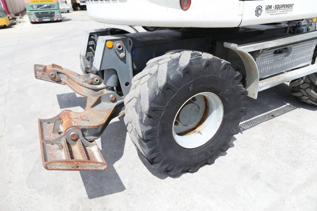 Liebherr A 910 Compact Litronic Excavadoras de ruedas