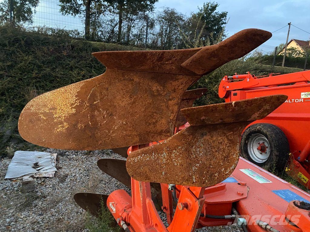 Kuhn multi master 121 محاريث تقليدية