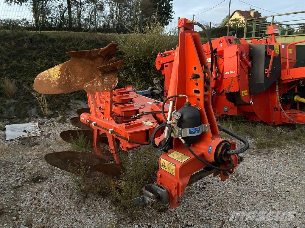 Kuhn multi master 121 محاريث تقليدية