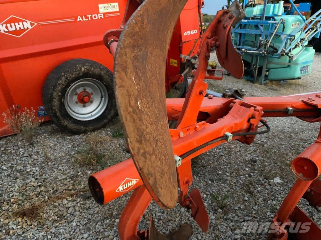 Kuhn multi master 121 محاريث تقليدية