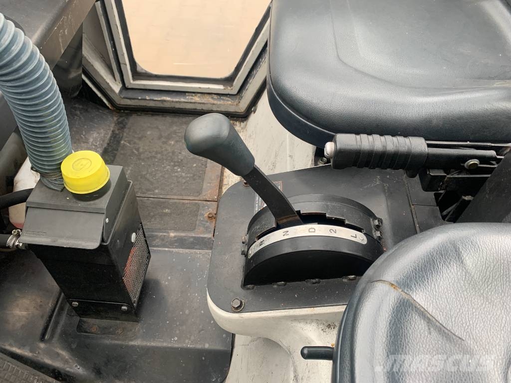 Toyota 2TG20 V-3878 EO Flughafenausrüstung