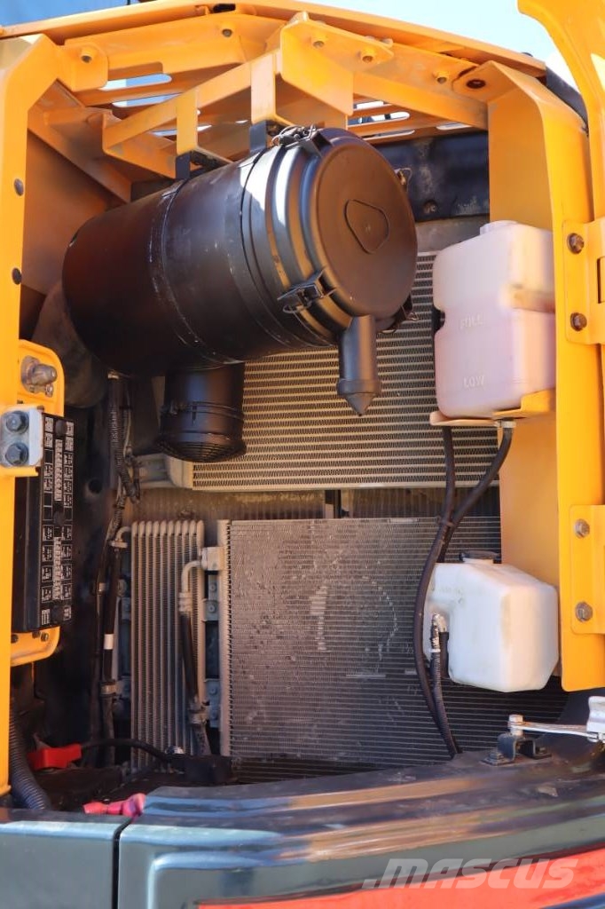 Hyundai HX 235 LCR 履带挖掘机