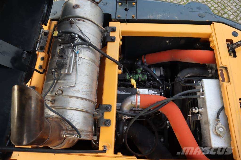 Hyundai HX 235 LCR 履带挖掘机