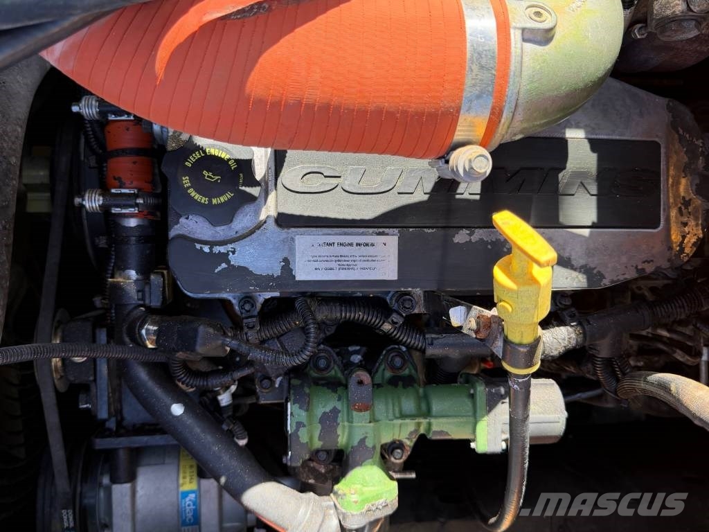 Hyundai HX 235 LCR 履带挖掘机