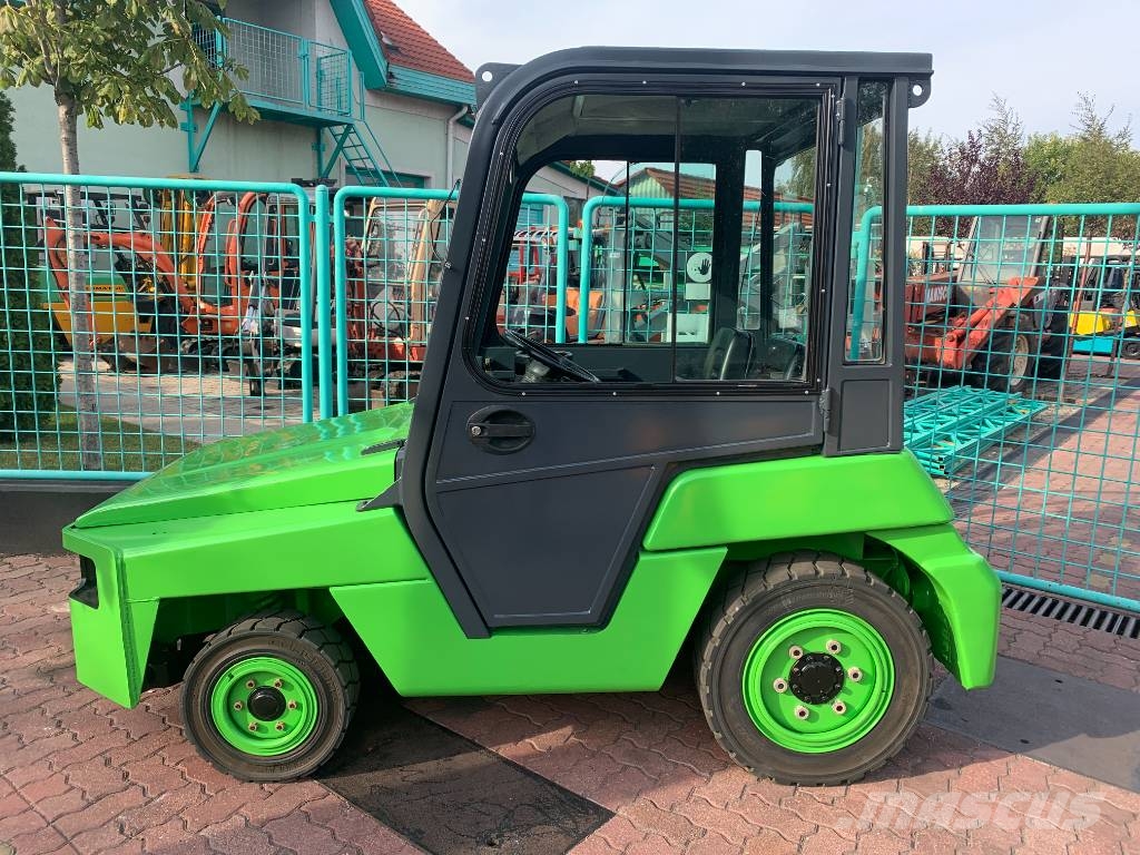 Toyota 2 TG-25 V-3748  EO Flughafenausrüstung