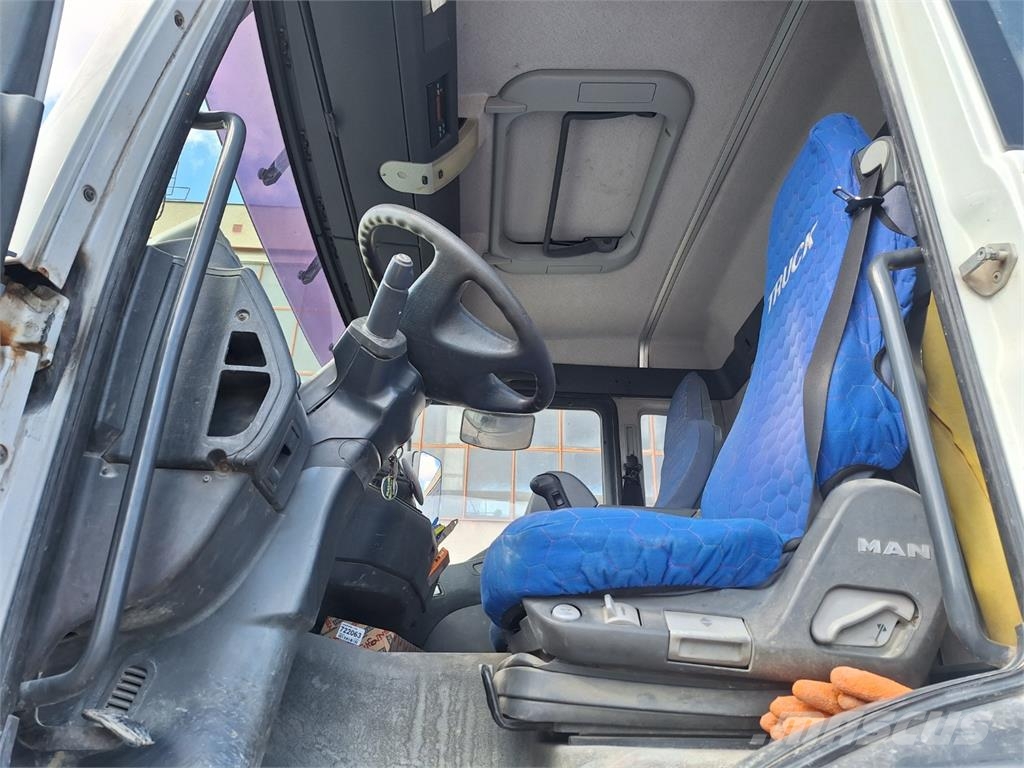 MAN TGA 35.410 8X4 + DOPRAVNÍK Nákladní vozidlo bez nástavby