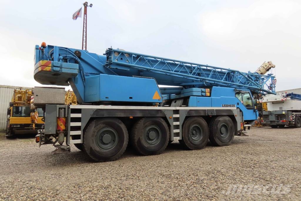 Liebherr LTM 1060-2 Univerzálne terénne žeriavy