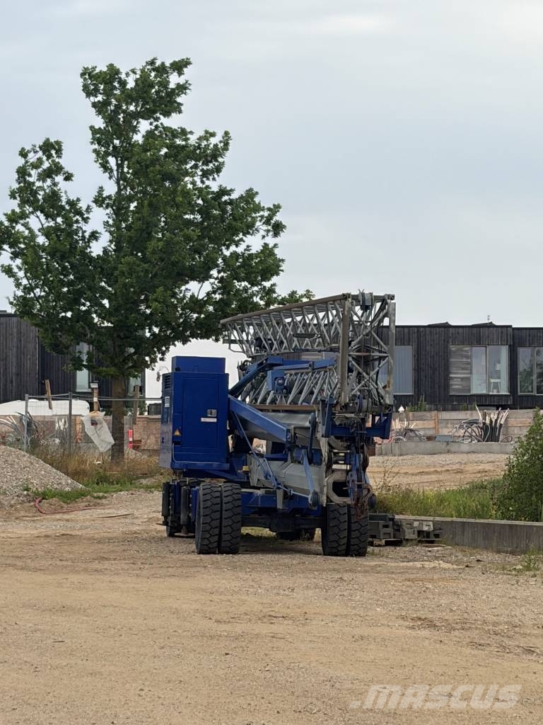  Montalift M306-4WDS Self erecting cranes