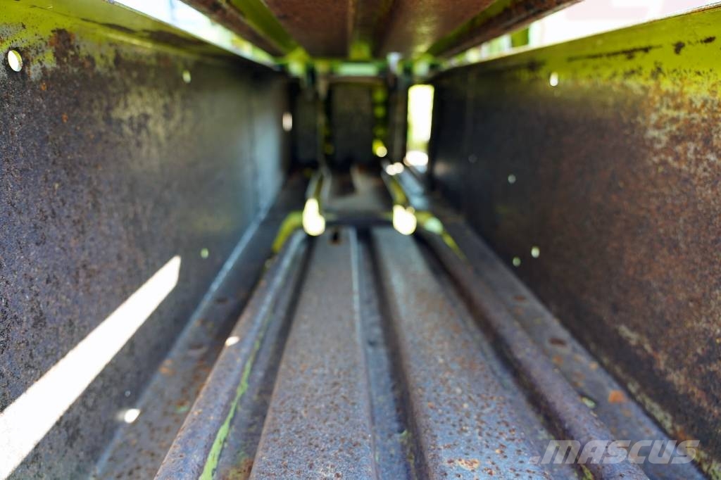 CLAAS MARKANT 40 / B1901 Heinapressid