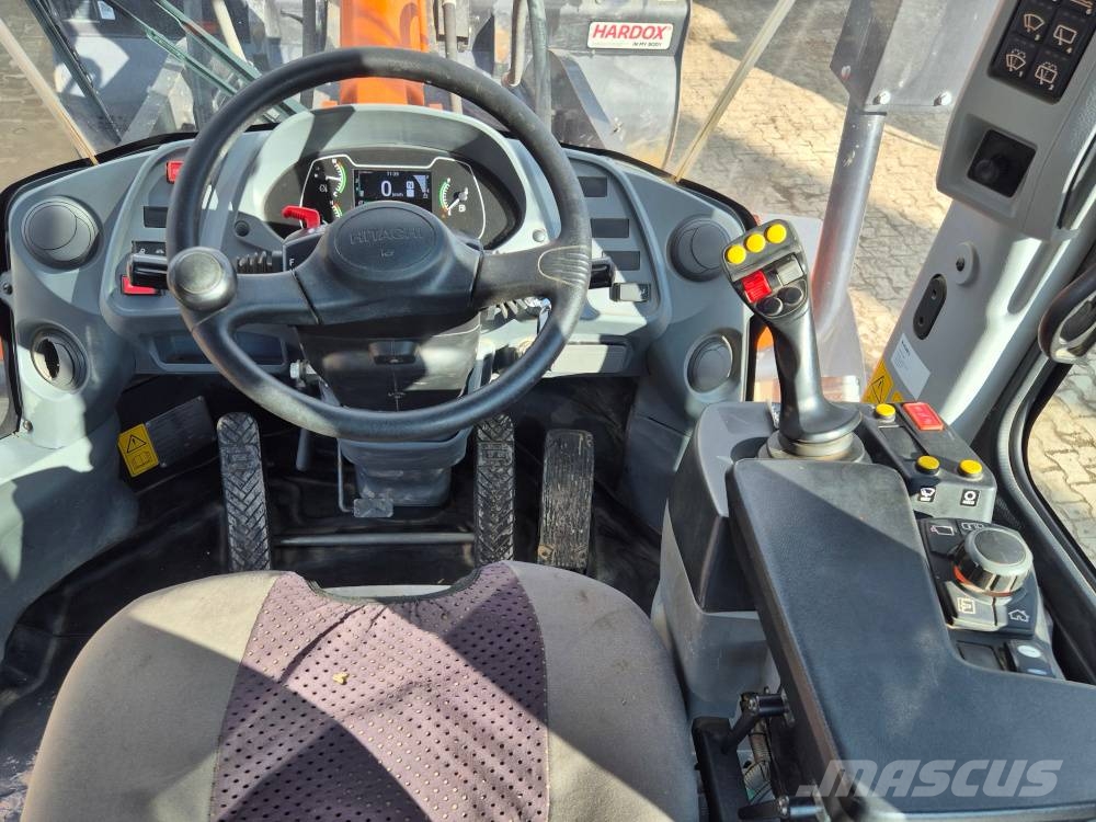 Hitachi ZW 180-7 Колесни товарачи
