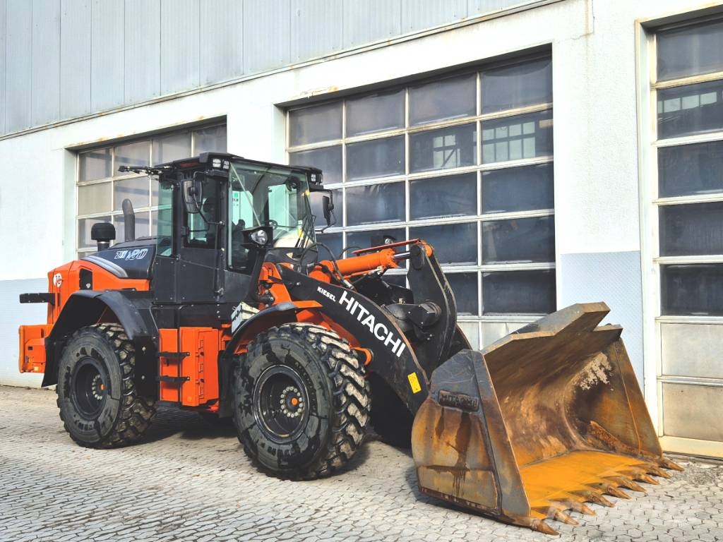 Hitachi ZW 180-7 Колесни товарачи