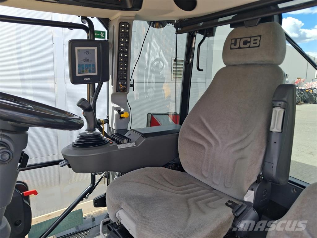 JCB Fastrac 4190 الجرارات