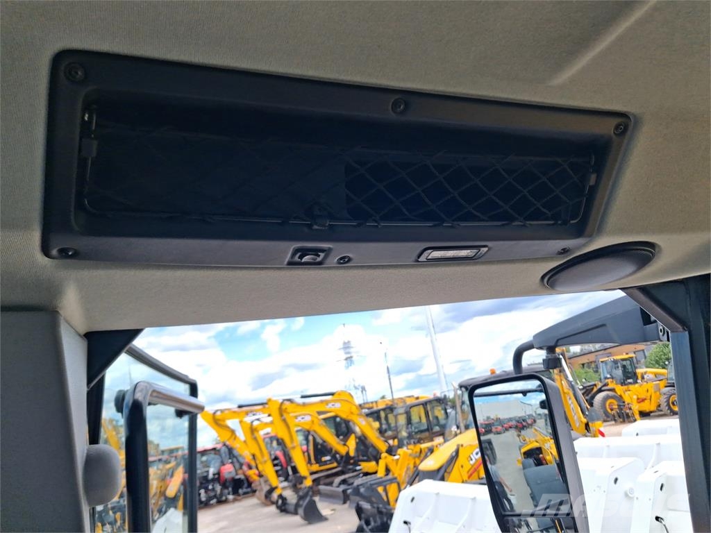 JCB Fastrac 4190 الجرارات