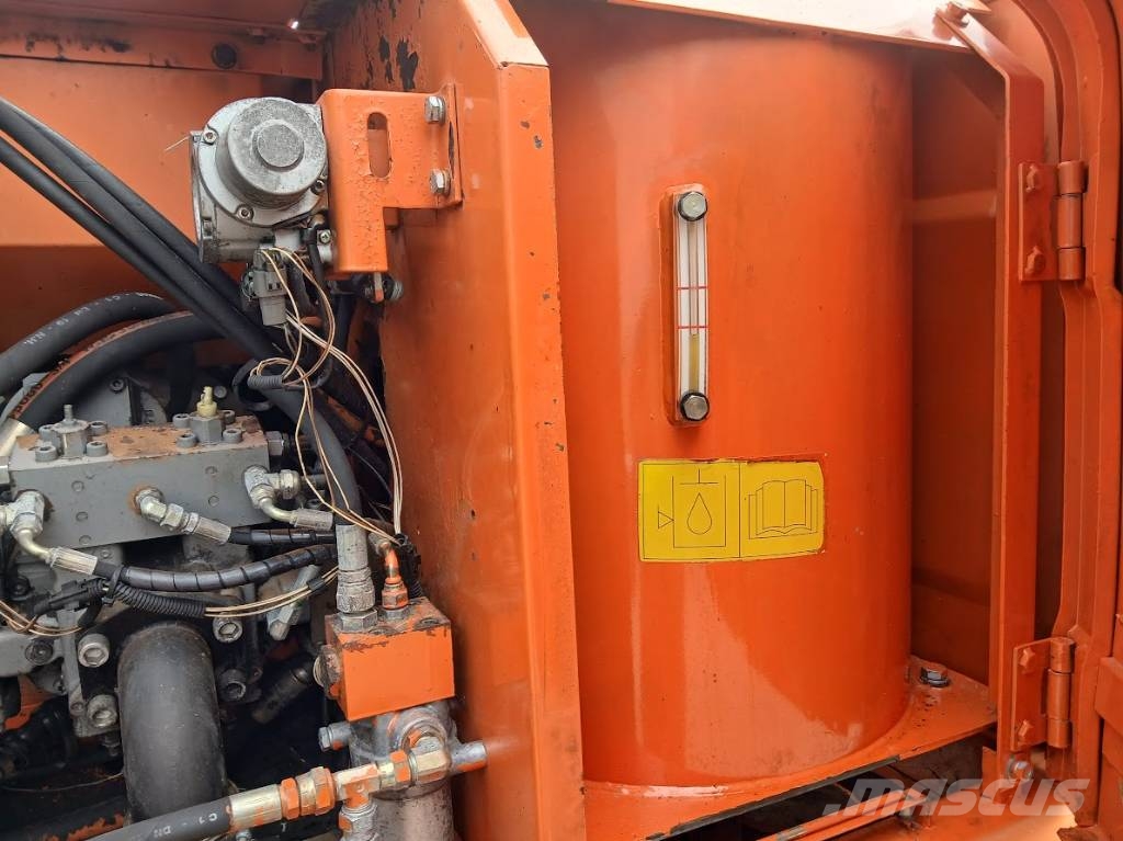 Hitachi EX 165 LC Escavadeiras de esteiras