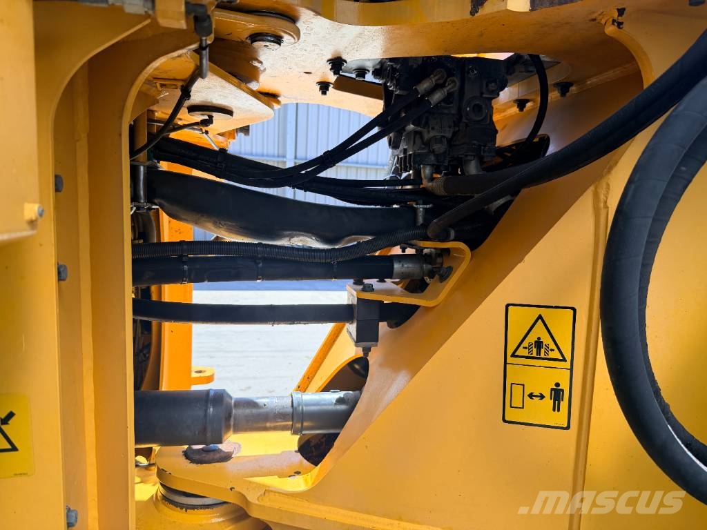 Volvo L90G Rataslaadurid