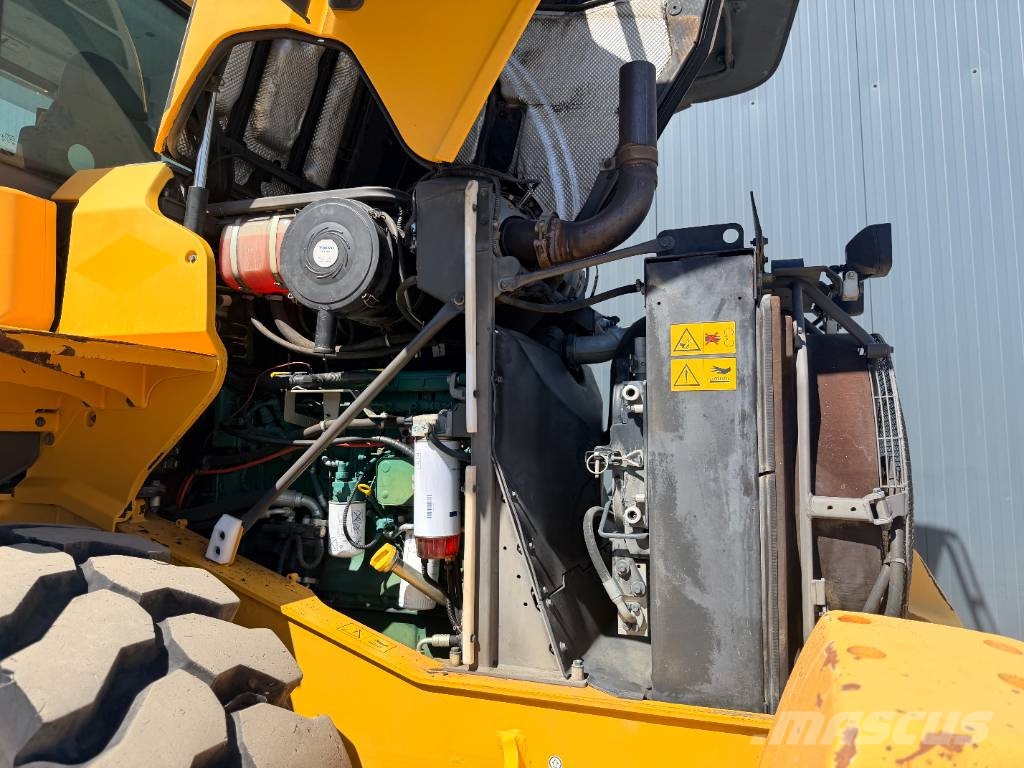 Volvo L90G Rataslaadurid