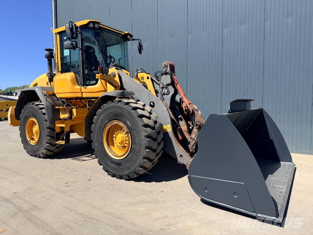 Volvo L90G Rataslaadurid