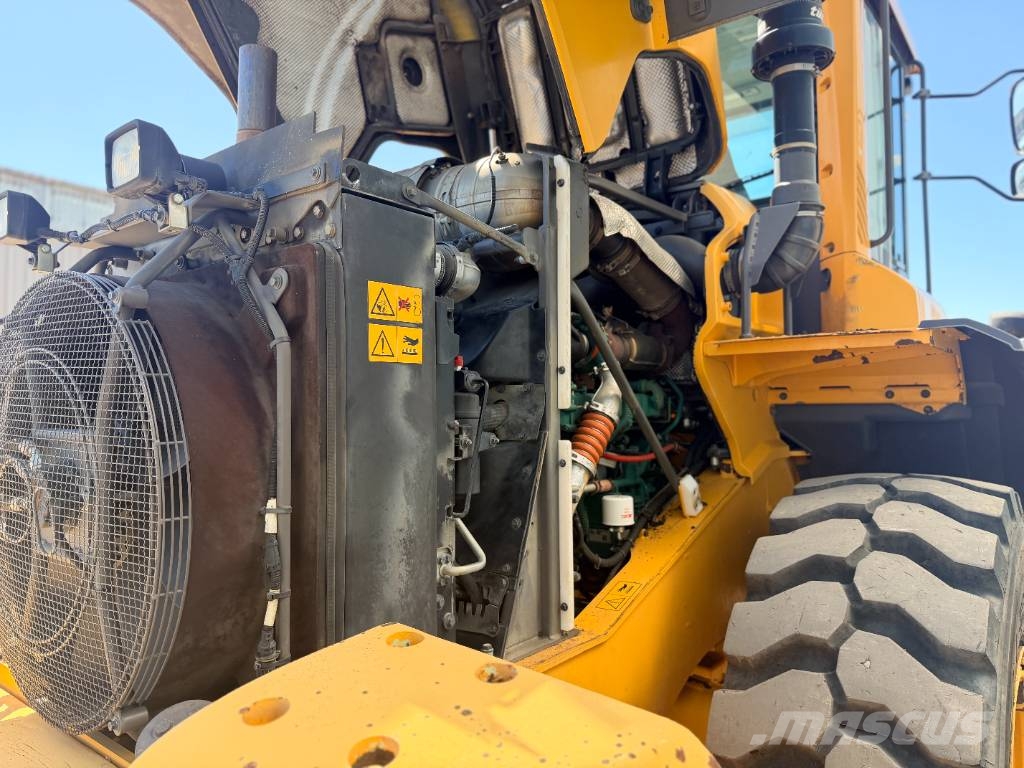Volvo L90G Rataslaadurid