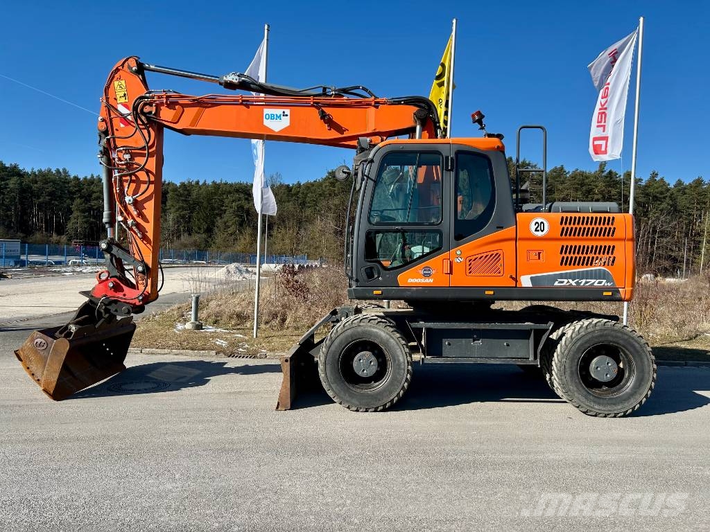 Doosan DX 170 W - 5 Pelle sur pneus