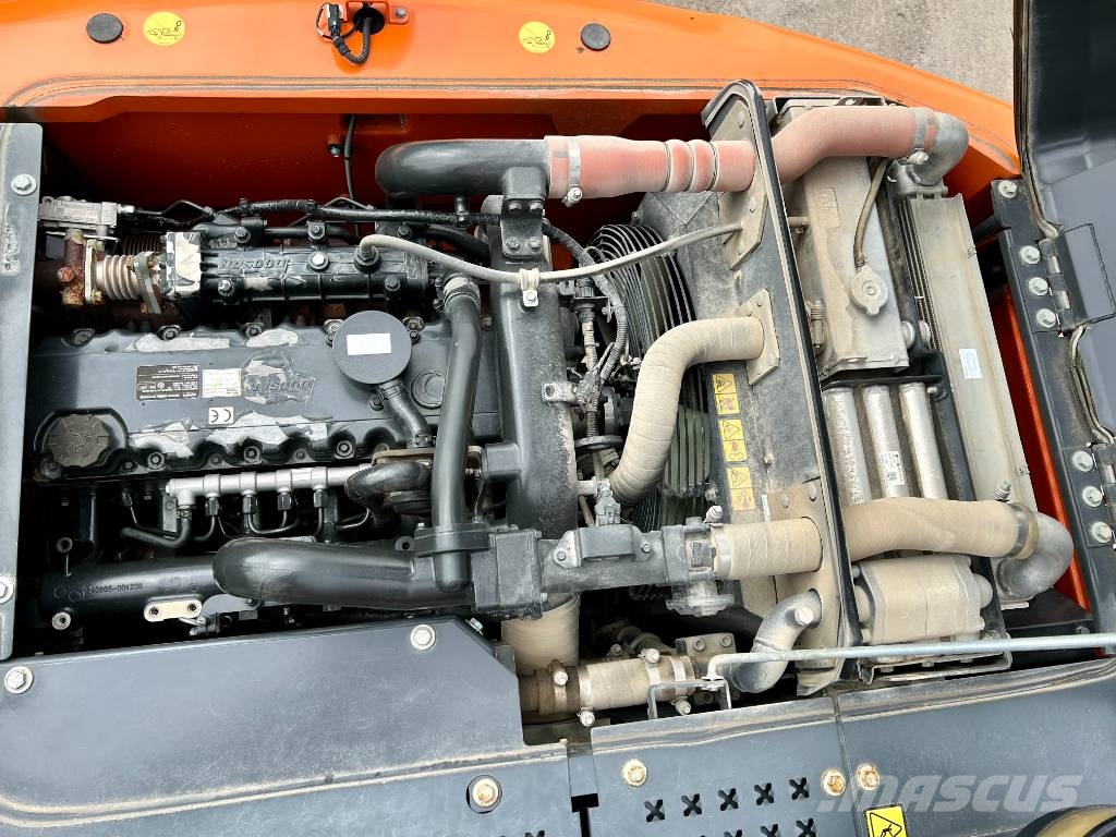 Doosan DX 170 W - 5 Pelle sur pneus