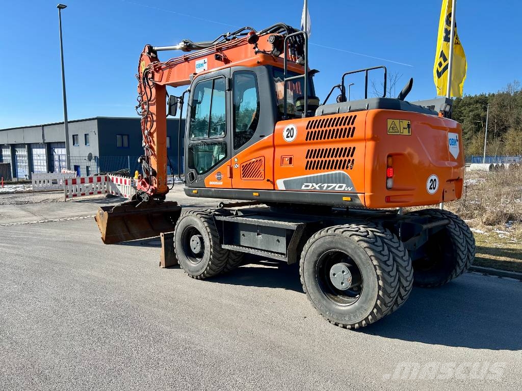 Doosan DX 170 W - 5 Pelle sur pneus