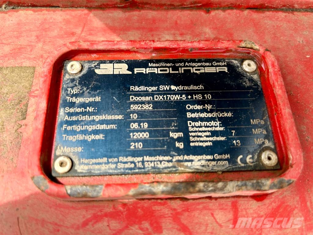 Doosan DX 170 W - 5 Pelle sur pneus