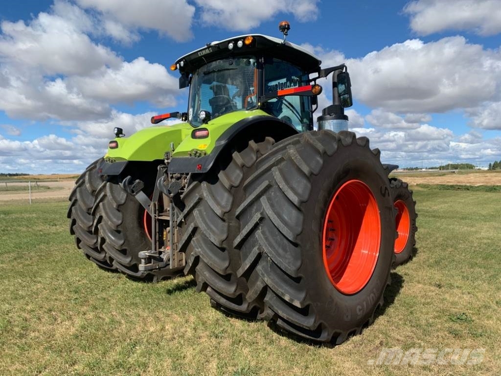 CLAAS AXION 960 Traktori