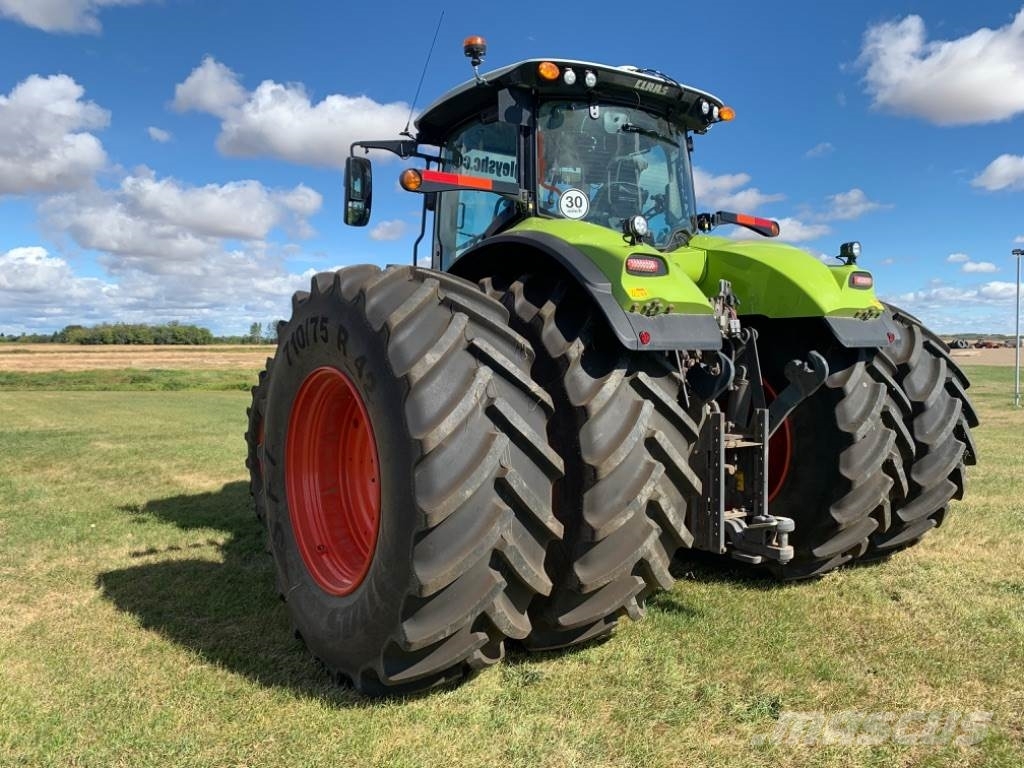 CLAAS AXION 960 Traktori