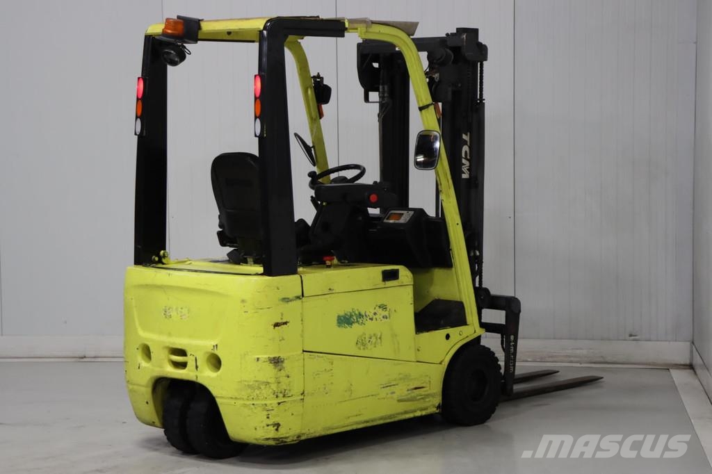 UniCarriers AG1N1L16H شاحنات ذات رافعات شوكية تعمل بالكهرباء
