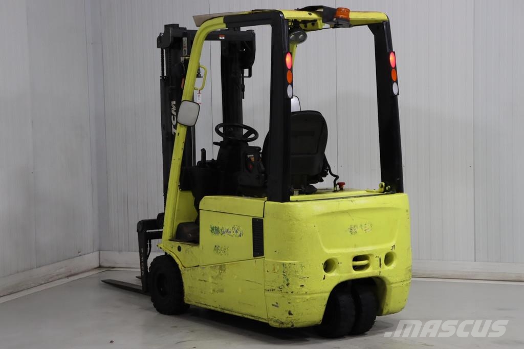 UniCarriers AG1N1L16H شاحنات ذات رافعات شوكية تعمل بالكهرباء