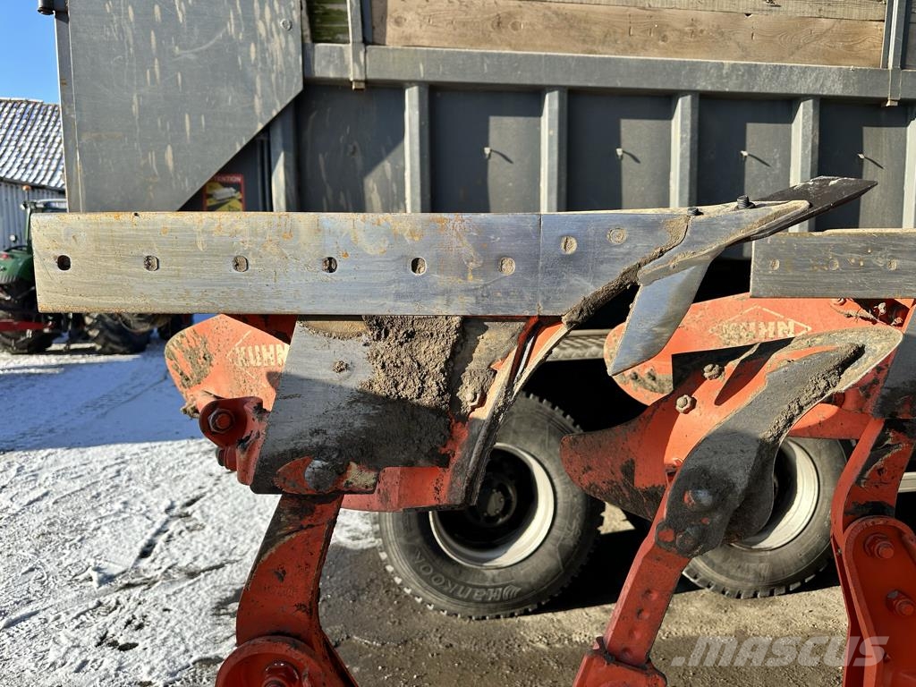 Kuhn Multi master 122 محاريث تقليدية
